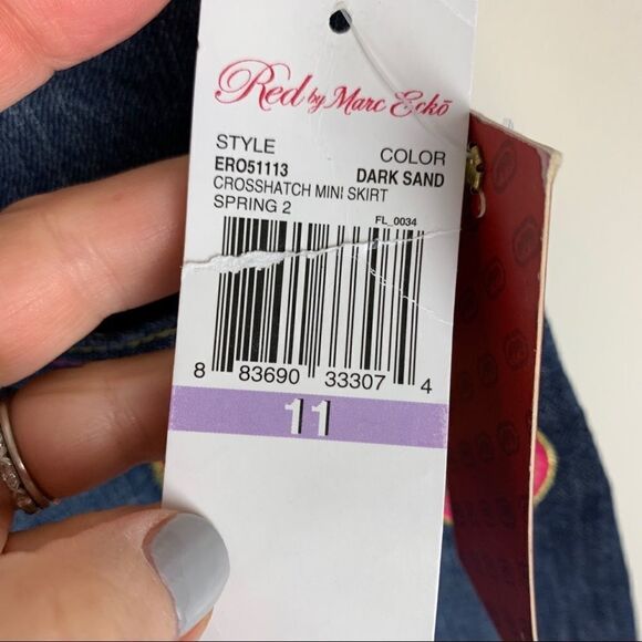 Echo‎ Red Juniors Mini Jean Skirt w/ Patches NWT - Picture 2 of 12